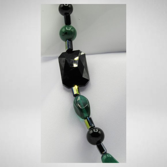 BLACK & GREEN Beaded Jewelry Set - Picture 3 of 5